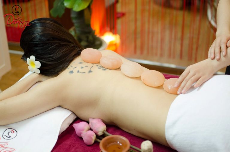 Đá muối có công dụng rất tốt trong việc chăm sóc làn da