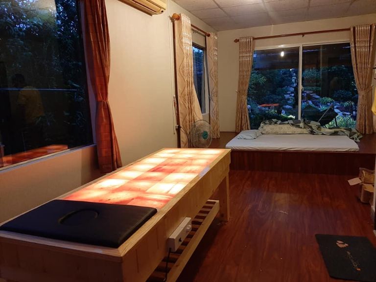 Giường đá muối Himalaya loại 21 viên không có họa tiết