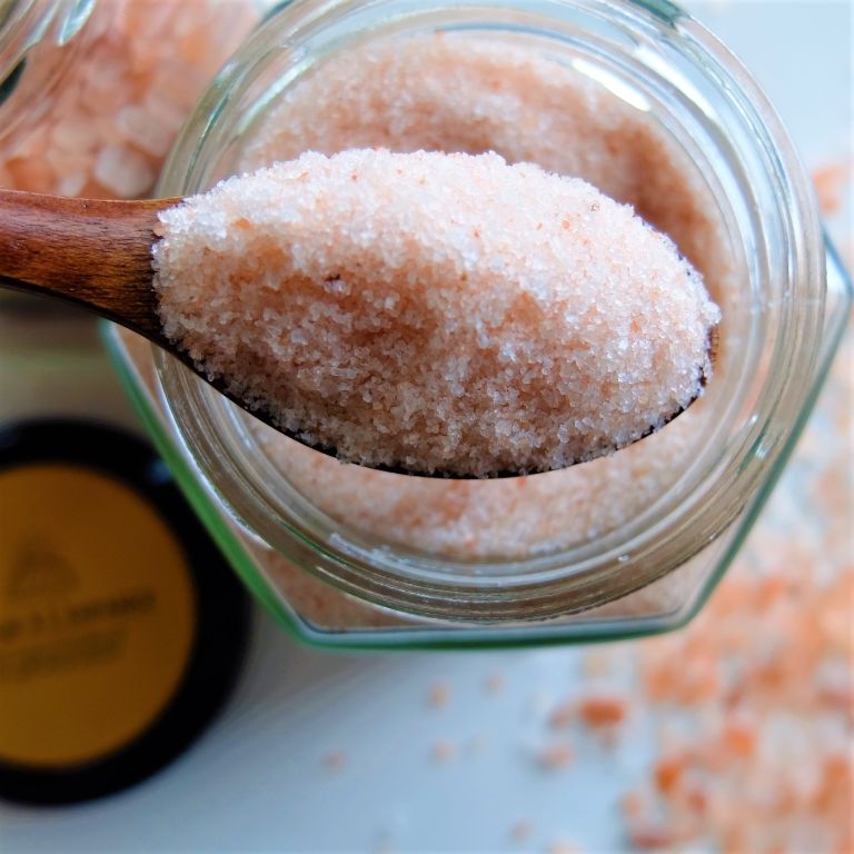 Muối hồng Himalaya ở dạng mịn, có thể sử dụng để chế biến món ăn