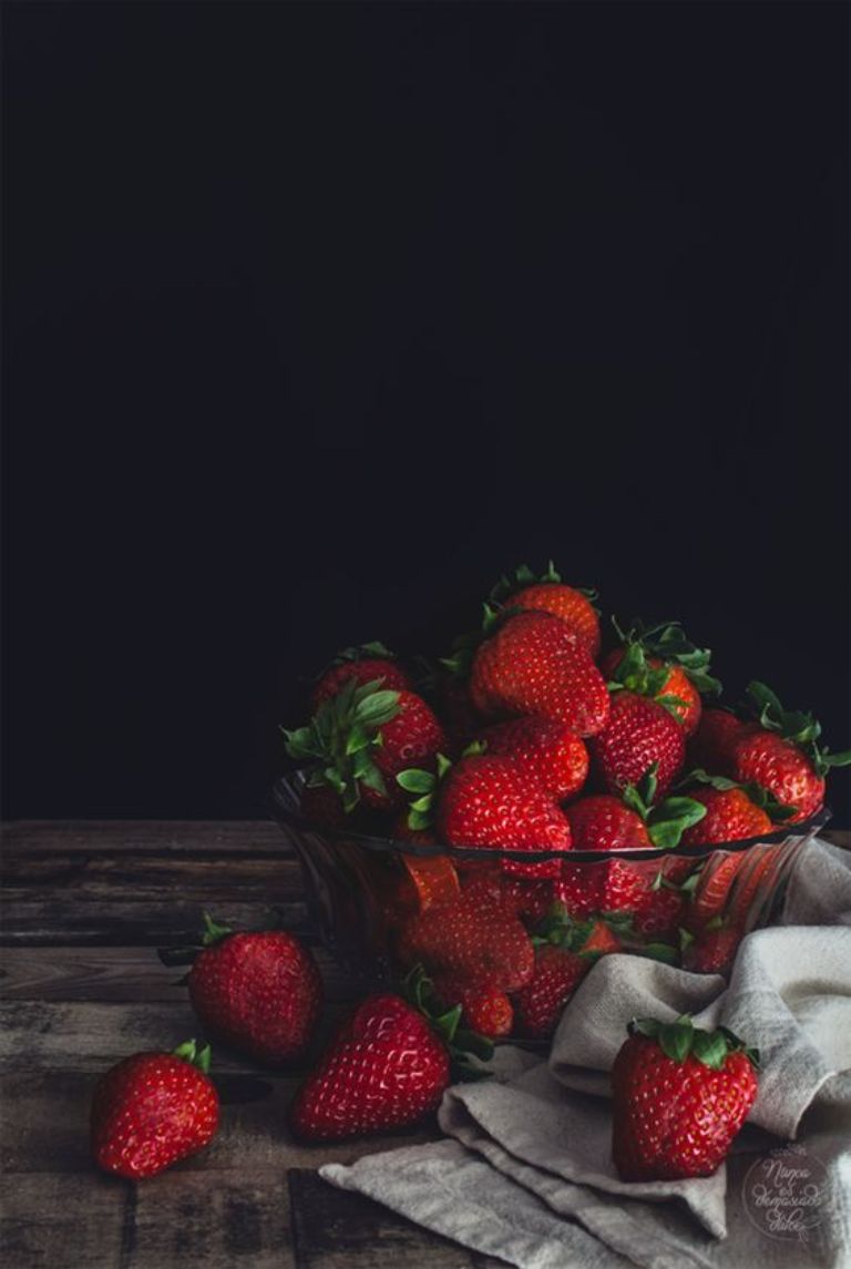 Dâu tây là nguồn nguyên liệu thiên nhiên chứa nhiều loại vitamin cần thiết cho da