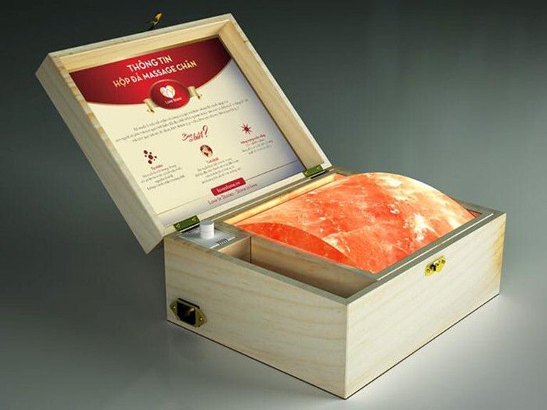 Đá muối massage chân của Love Stone có kiểu dáng nhỏ gọn, thiết kế sang trọng nên bạn còn có thể sử dụng làm quà tặng cho những người thân yêu