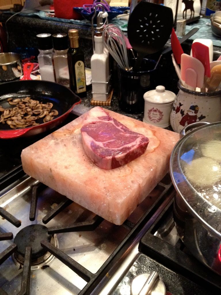 Thịt nướng đá muối - tinh hoa ẩm thực mà không phải ai cũng biết cách thưởng thức đúng vị