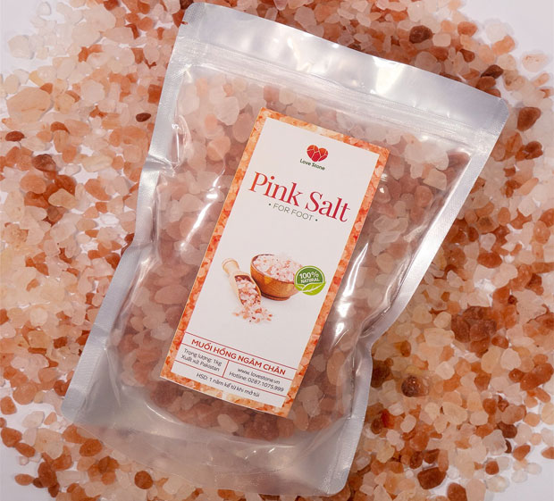 Đá muối ngâm chân Himalaya