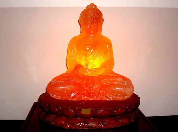 Đá muối phong thủy hình Phật Tổ da muoi phong thuy phat to