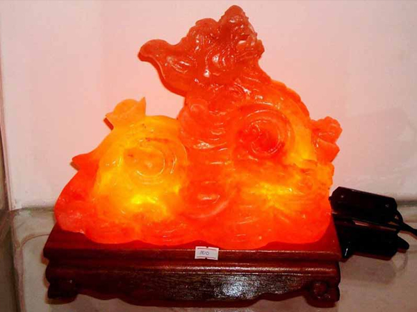 Đèn đá muối phong thủy Tỳ Hưu