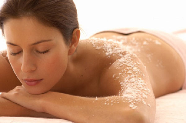 Công dụng của việc làm đẹp bằng muối khoáng Himalaya lam dep bang muoi khoang himalaya hinh 2